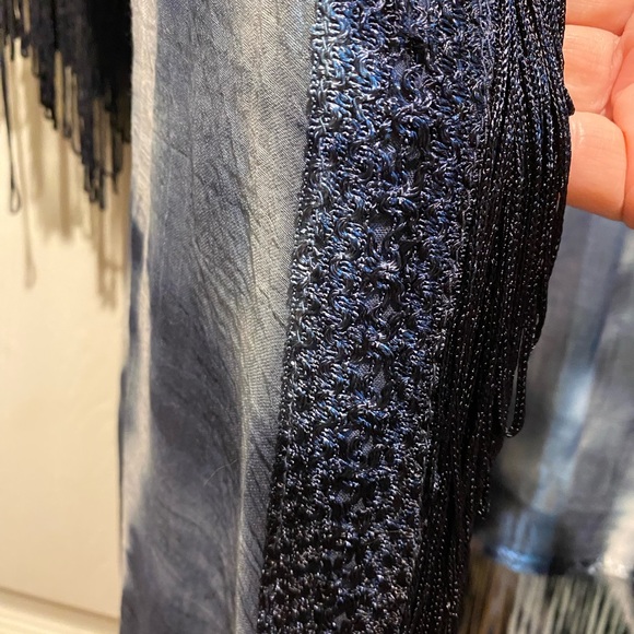 Beautiful light weight cover-up. #New #Withtags - Picture 3 of 5